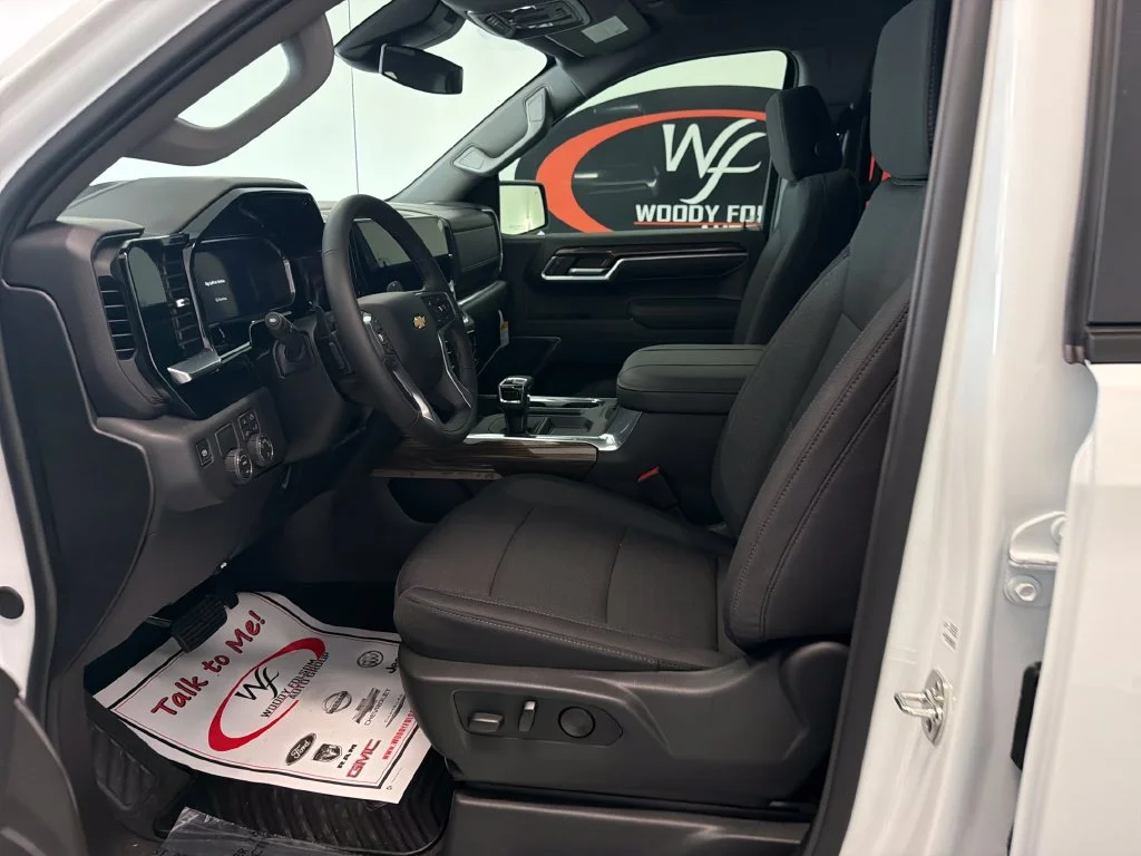New 2026 Summit White Chevrolet LT image 9