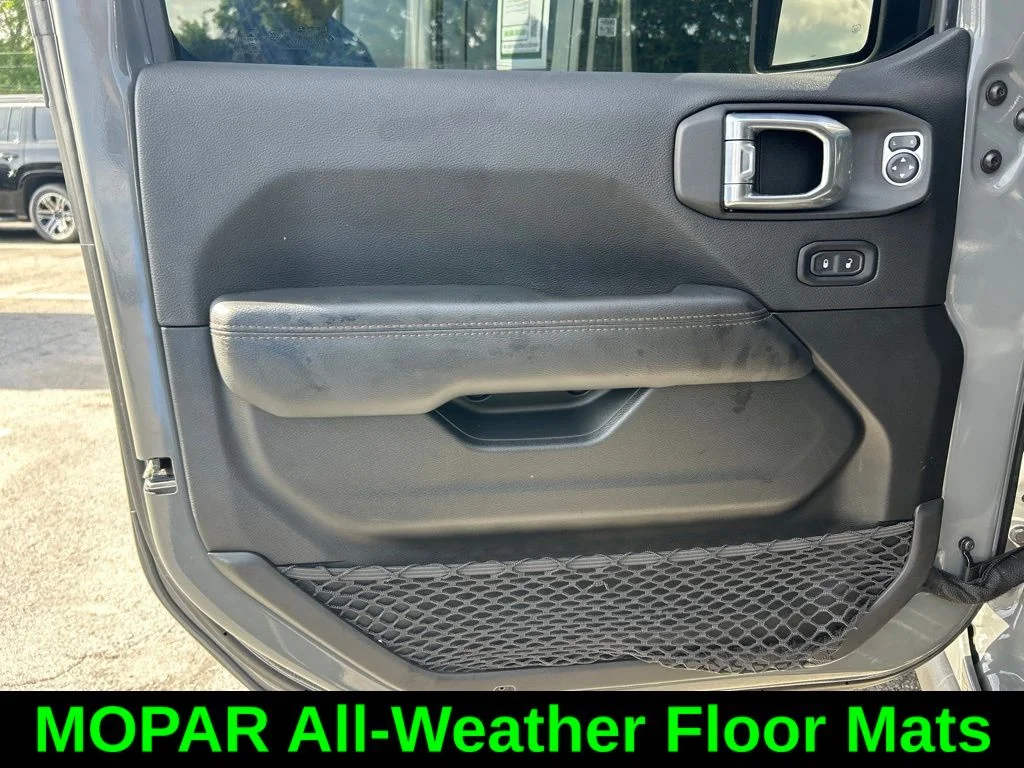 Used 2022 Gray Jeep Unlimited Rubicon 392 image 38