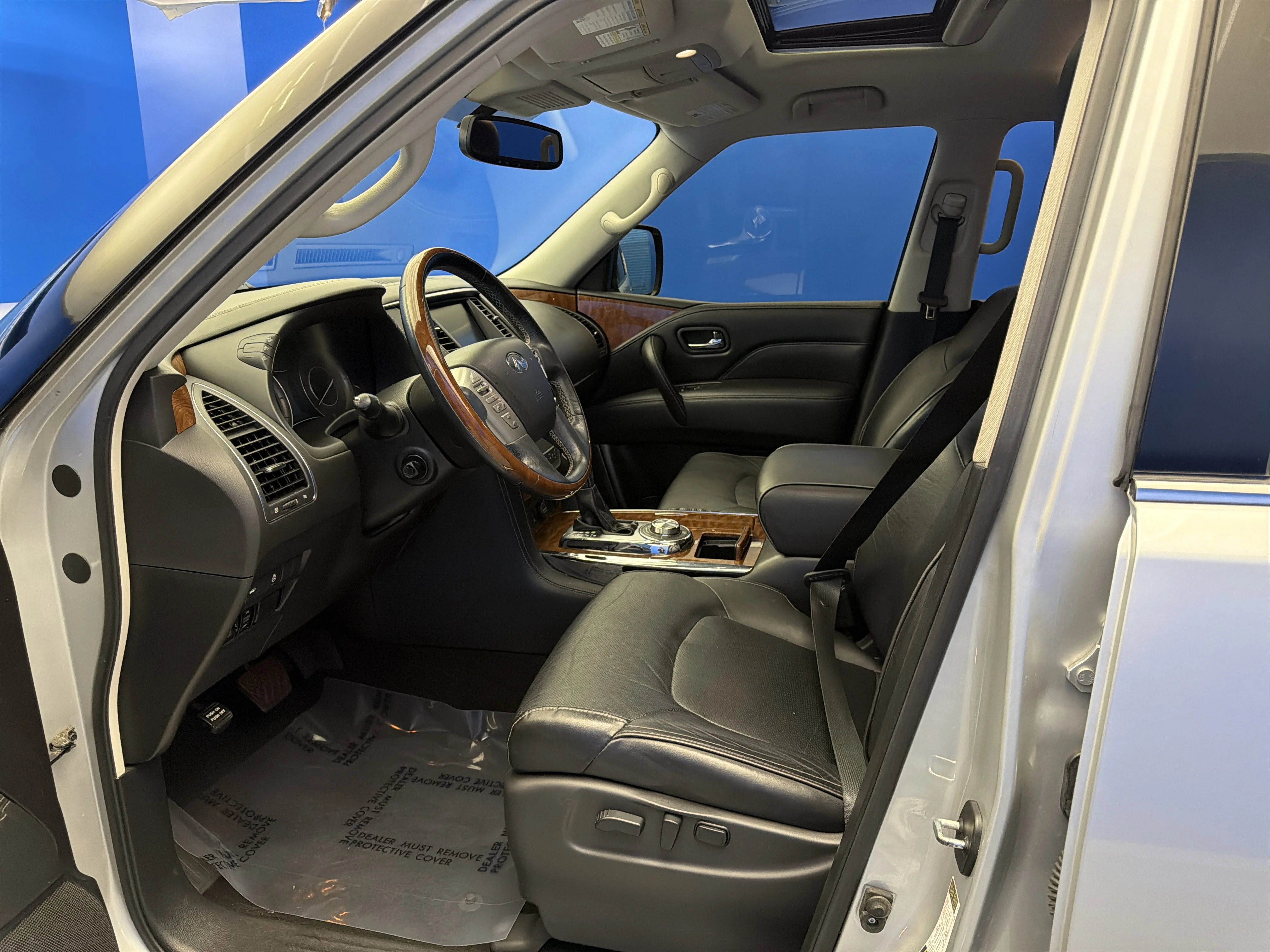 Used 2019 Liquid Platinum INFINITI LUXE image 13