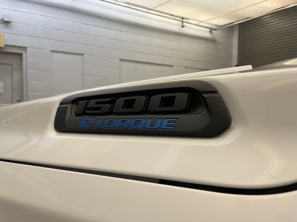 New 2026 Bright White Clear-Coat Exterior Paint RAM Tradesman image 9
