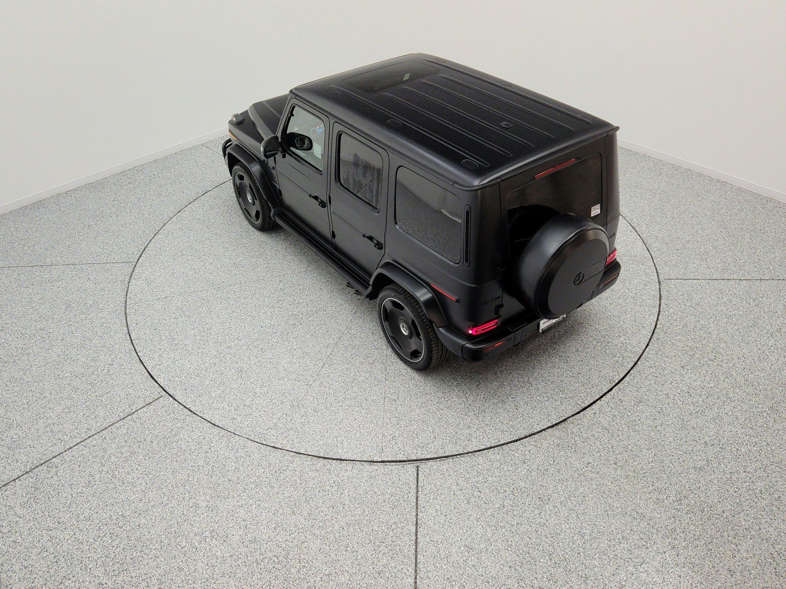 New 2026 MANUFAKTUR Night Black Magno Mercedes-Benz AMG® G 63 SUV image 38