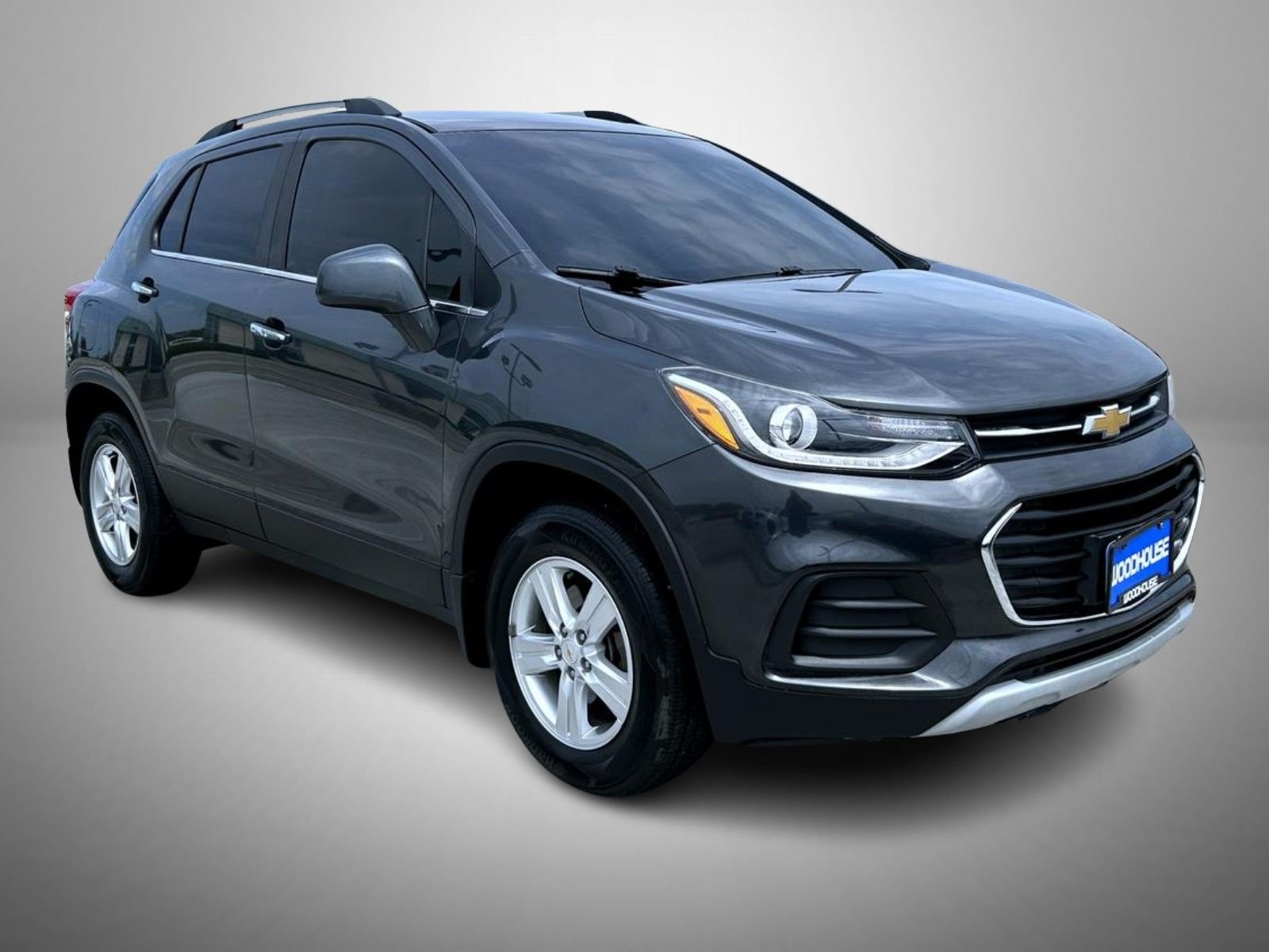 Used 2018 Gray Chevrolet LT image 3