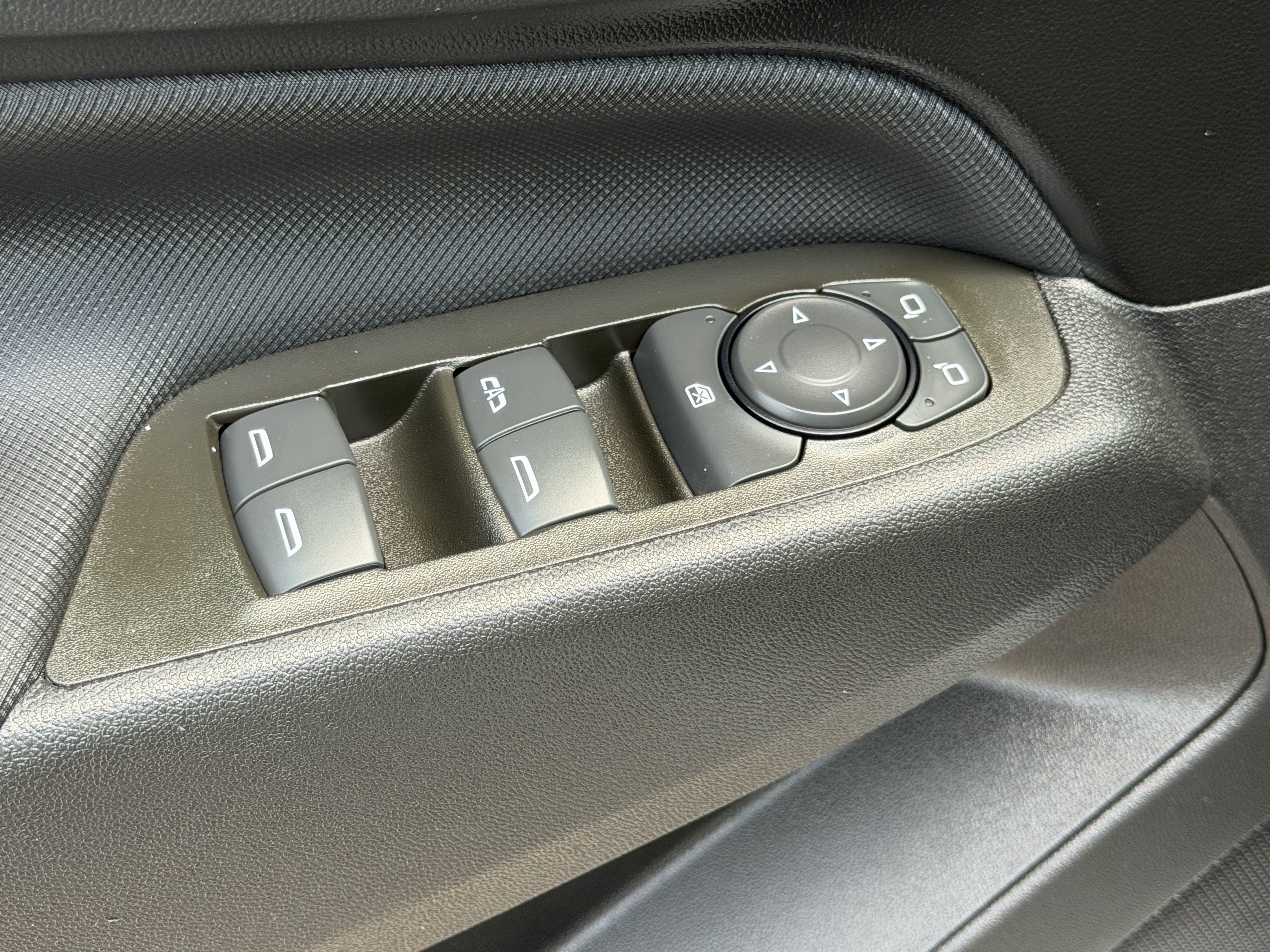 Used 2023 Summit White Chevrolet RS image 24