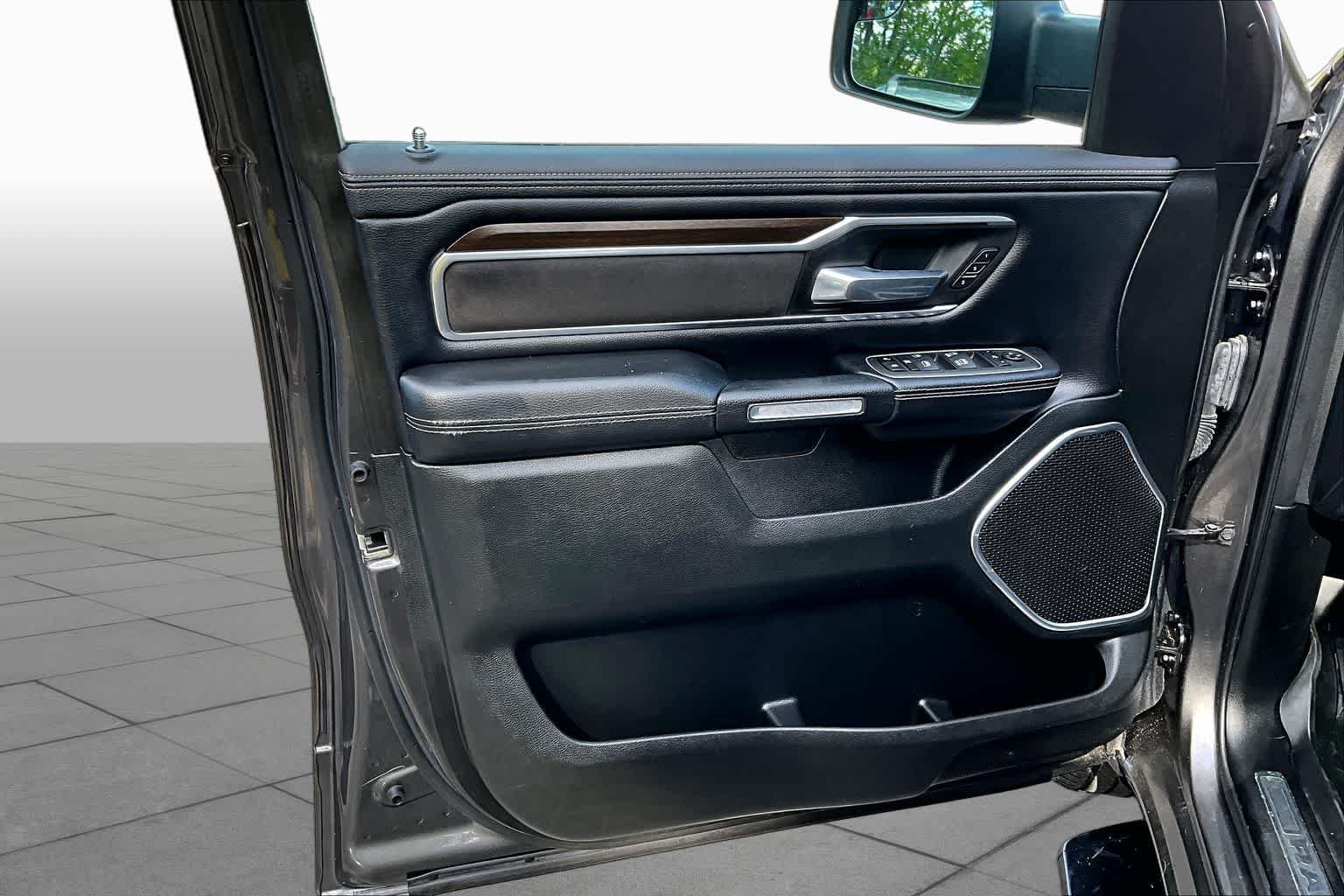 Used 2022 Granite Crystal Metallic Clearcoat Ram Laramie image 20