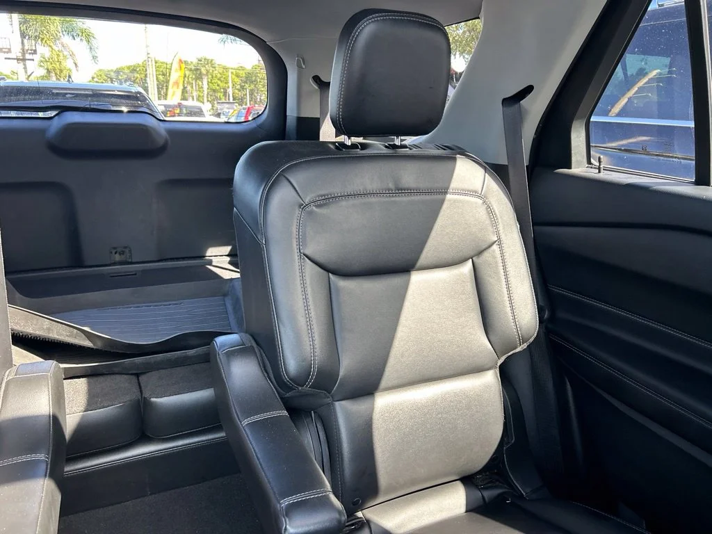 Certified Used 2024 Gray Metallic Ford XLT image 16