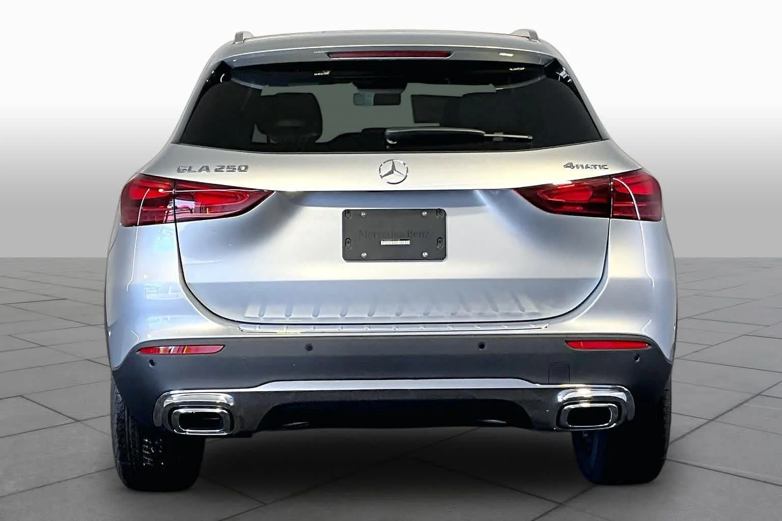 New 2026 Cirrus Silver Metallic Mercedes-Benz GLA 250 image 4