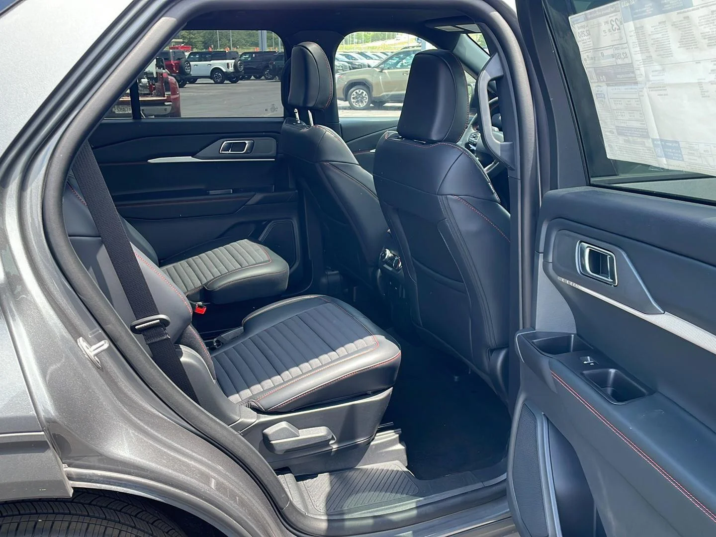 New 2026 Carbonized Gray Metallic Ford ST-Line image 27