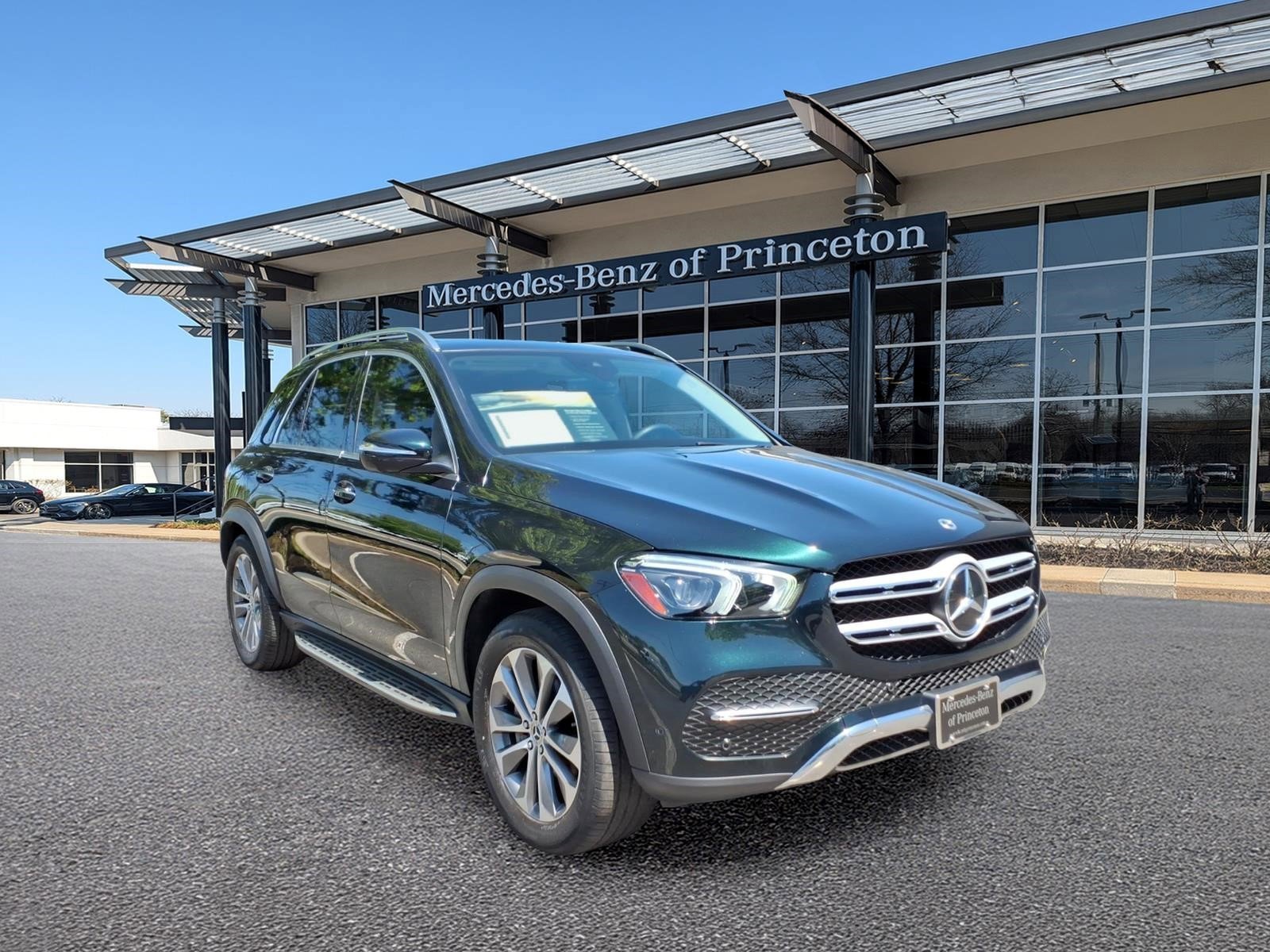 Certified Used 2023 Emerald Green Metallic Mercedes-Benz GLE 350 4MATIC® SUV image 1