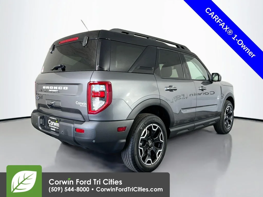 Used 2025 Gray Metallic Ford Outer Banks image 16
