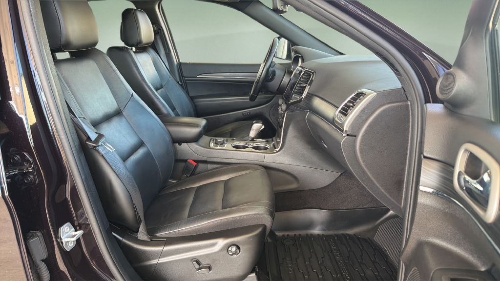 Used 2021 Red Jeep Limited image 11