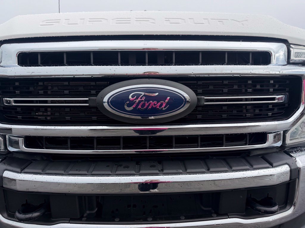Used 2022 White Ford Lariat image 7