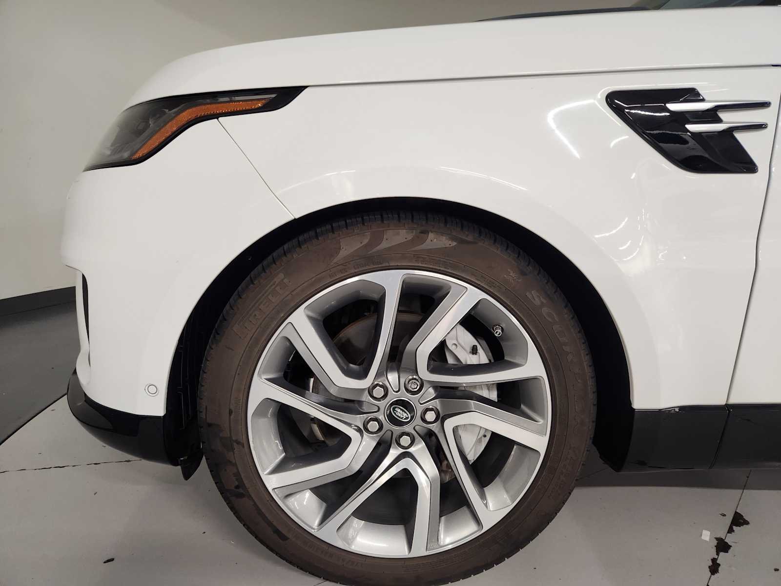 Used 2020 Fuji White Land Rover HSE - Turbo i6 MHEV image 11