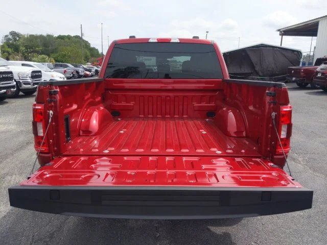 Used 2022 Red Ford XLT image 12