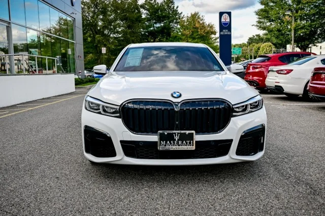 Used 2022 WHITE BMW 750i xDrive image 2