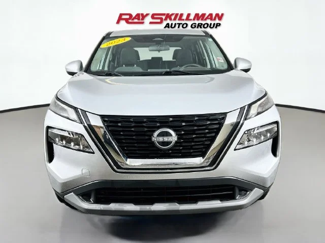 Used 2023 Silver Nissan SV image 2