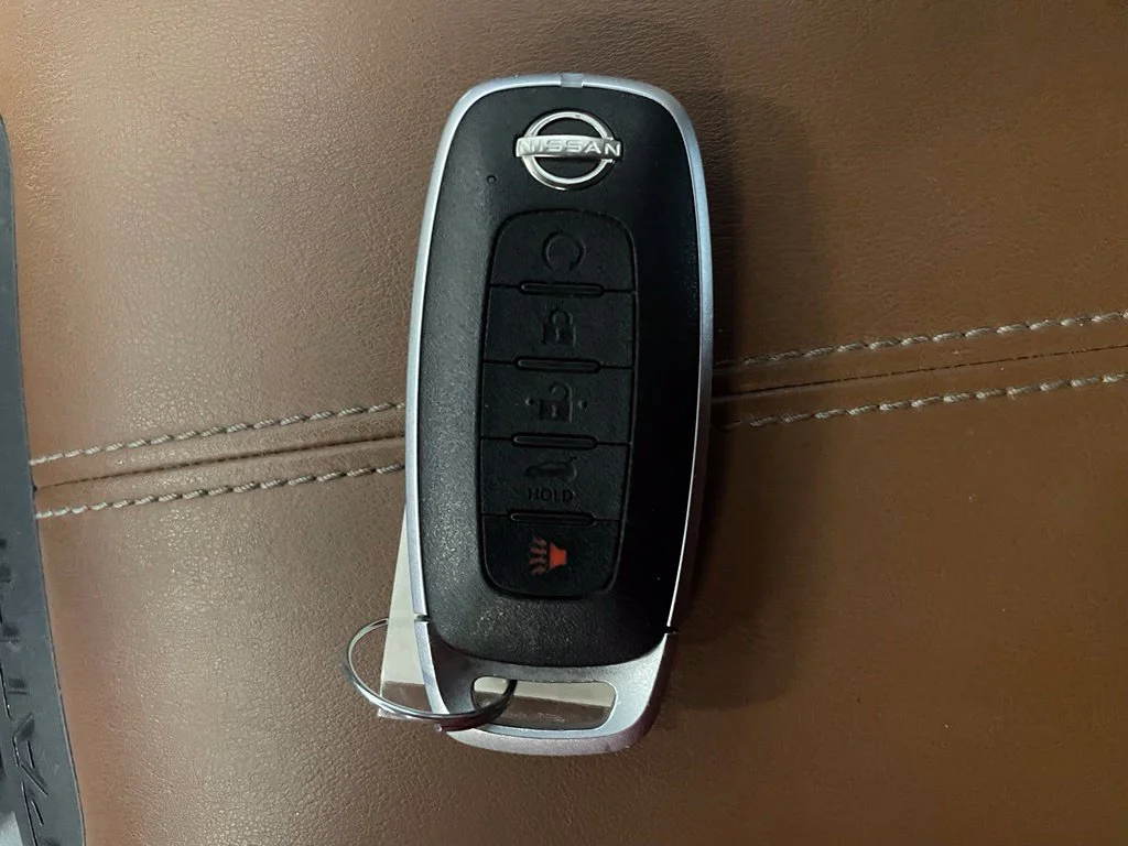 Used 2023 Red Nissan Platinum image 19