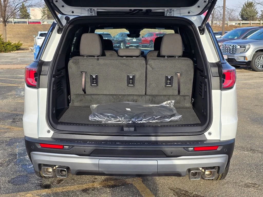 New 2026 Summit White GMC Elevation image 31