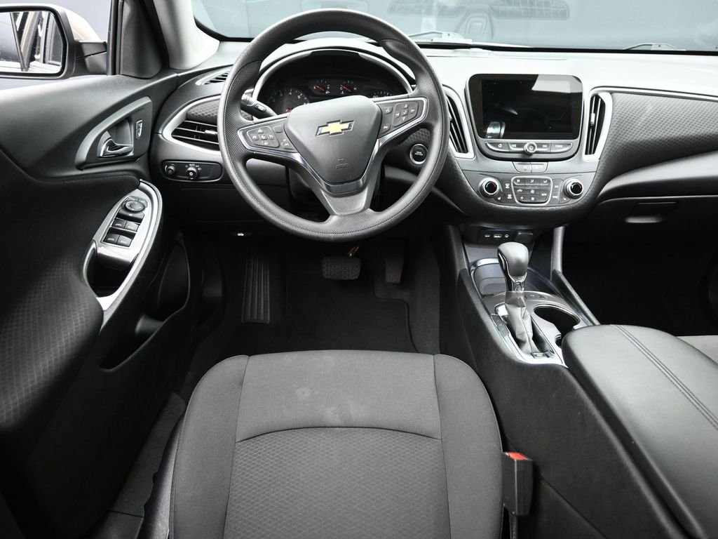 2024 Chevrolet Malibu 1LT - Photo 11