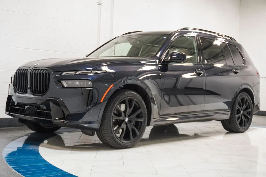 Used 2026 Black BMW xDrive40i image 4