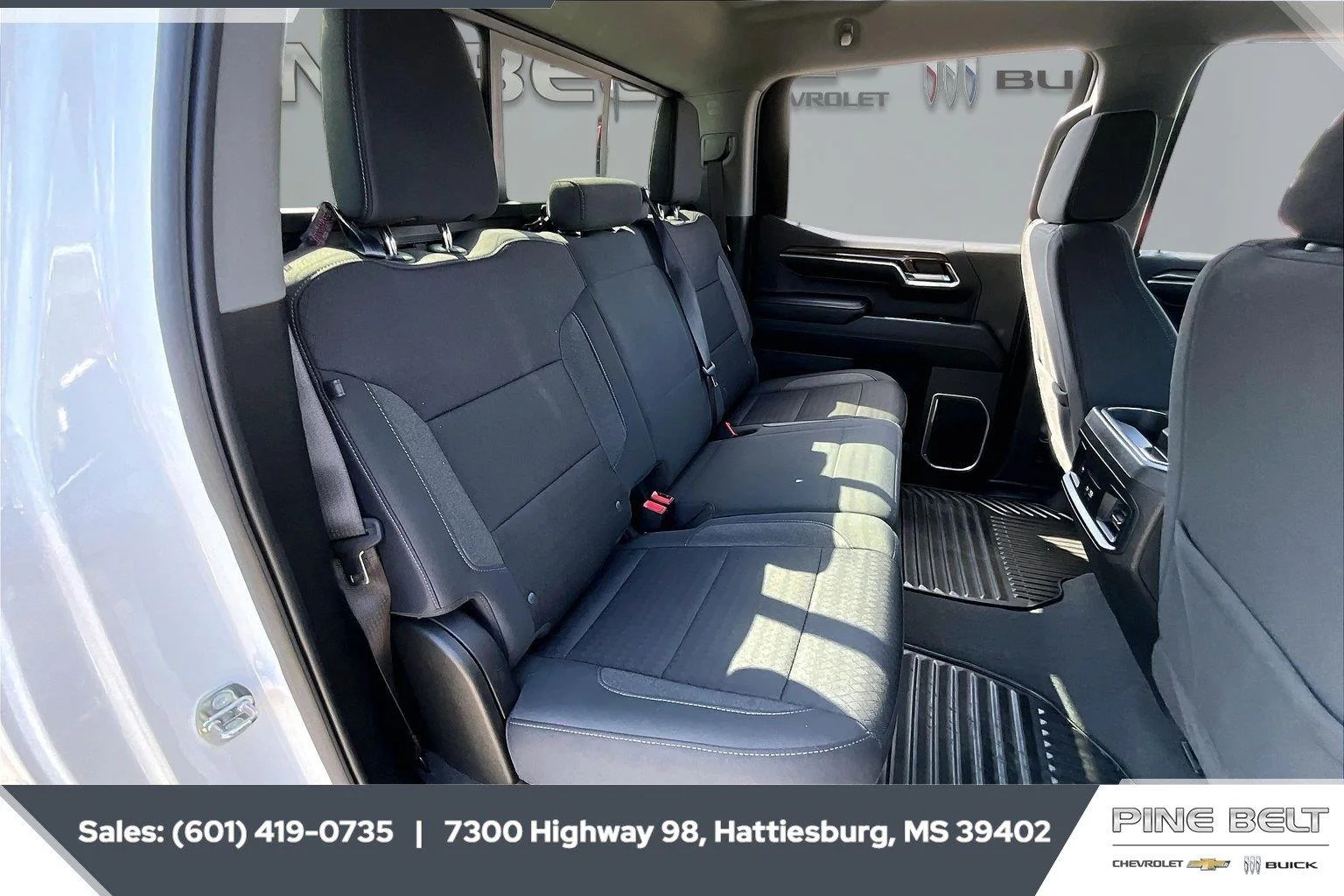 Used 2024 Summit White Chevrolet RST image 21