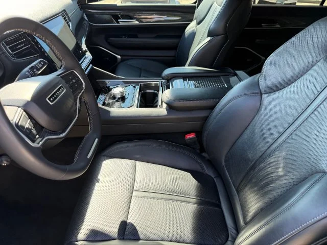 Used 2022 Diamond Black Jeep Series II image 13
