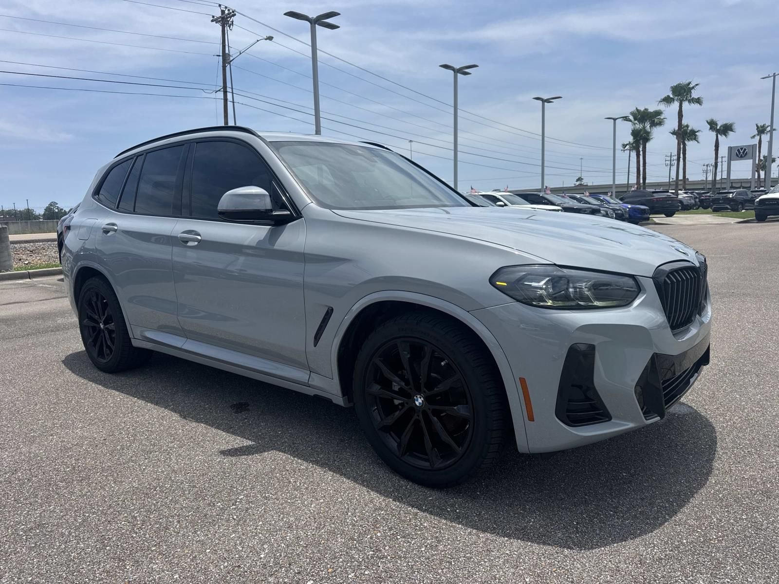 Used 2022 Gray BMW sDrive30i image 3