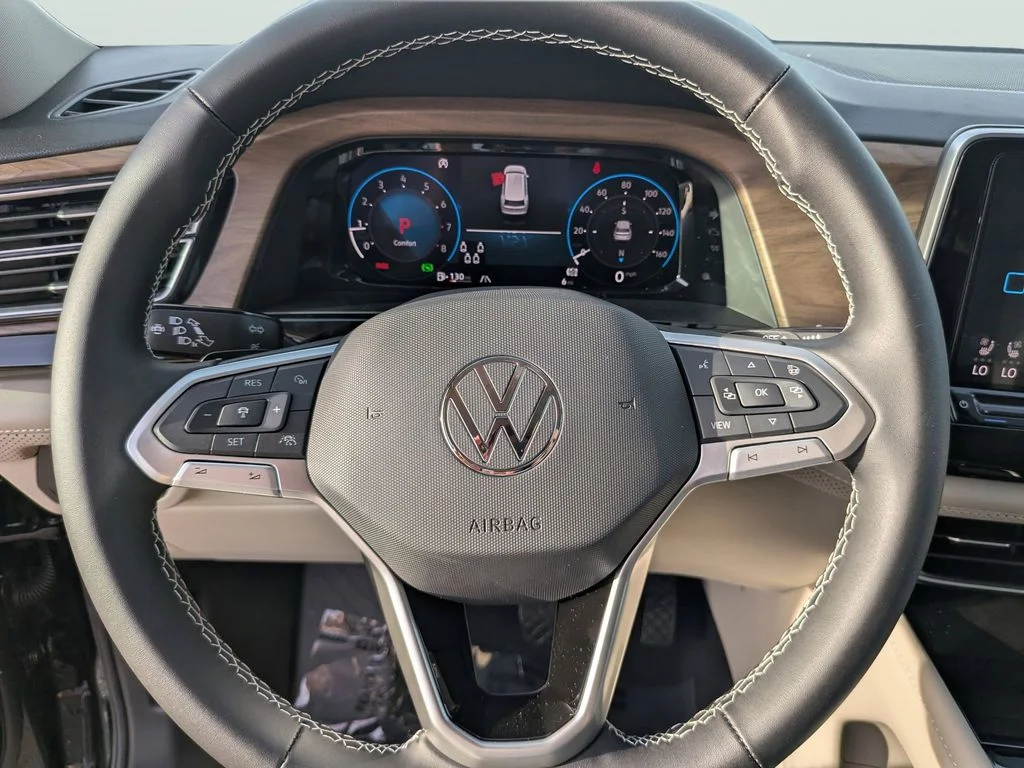 New 2026 Black Volkswagen 2.0T SE w/Technology image 27
