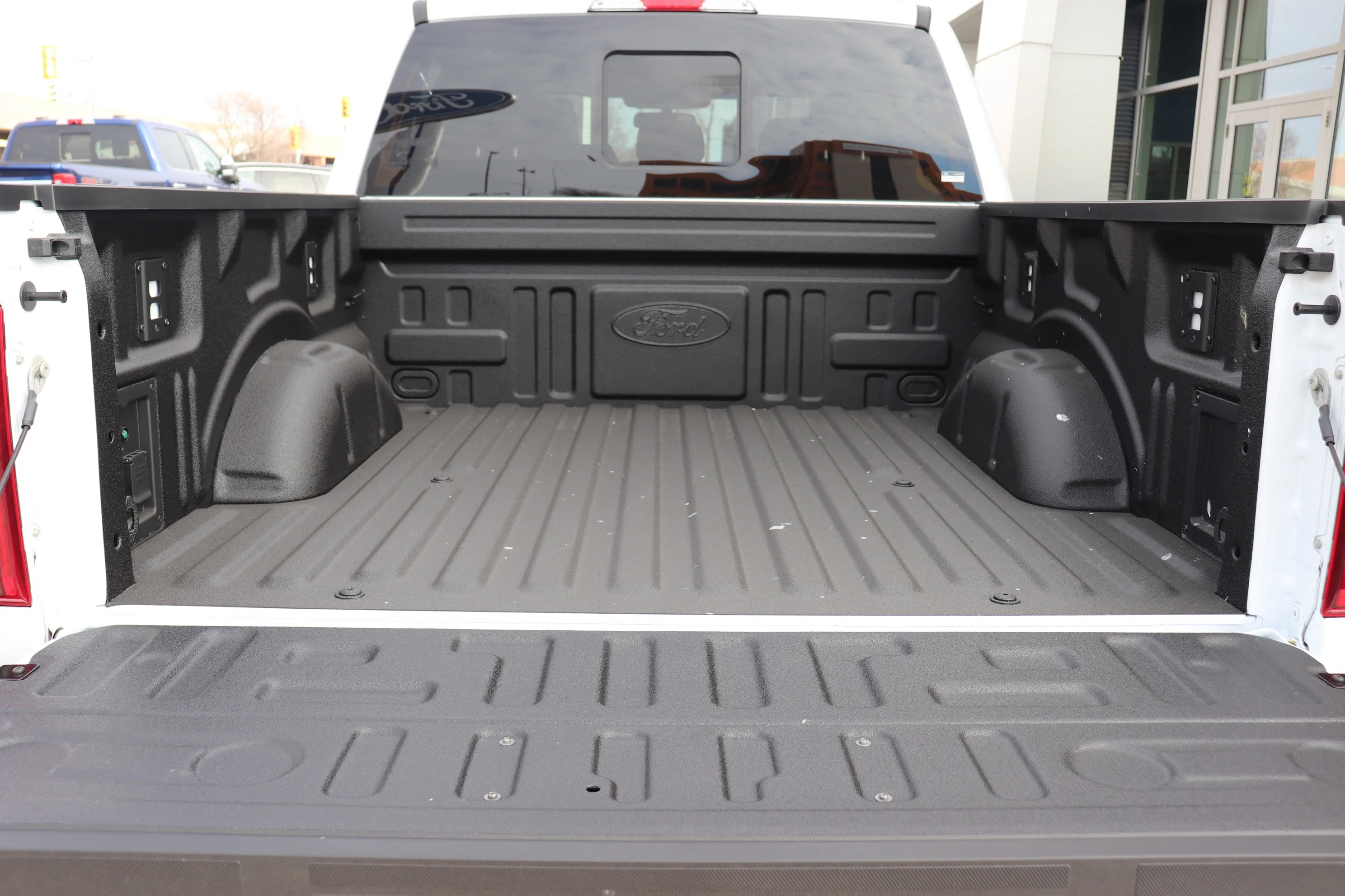 New 2026 OXFORD WHITE Ford XLT image 6