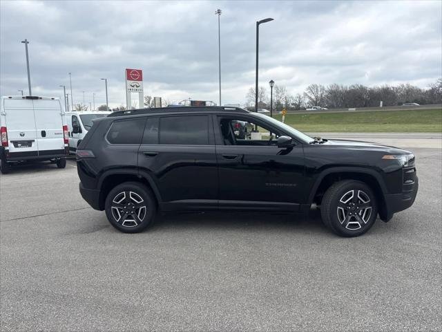 New 2026 Diamond Black Crystal Pearl-Coat Exterior Paint Jeep Laredo image 10