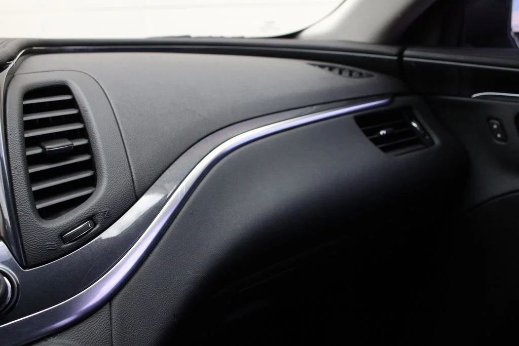 Used 2018 White Chevrolet LT image 21