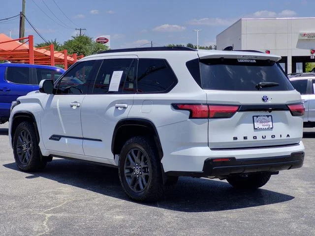Used 2023 Wind Chill Pearl Toyota Platinum image 4