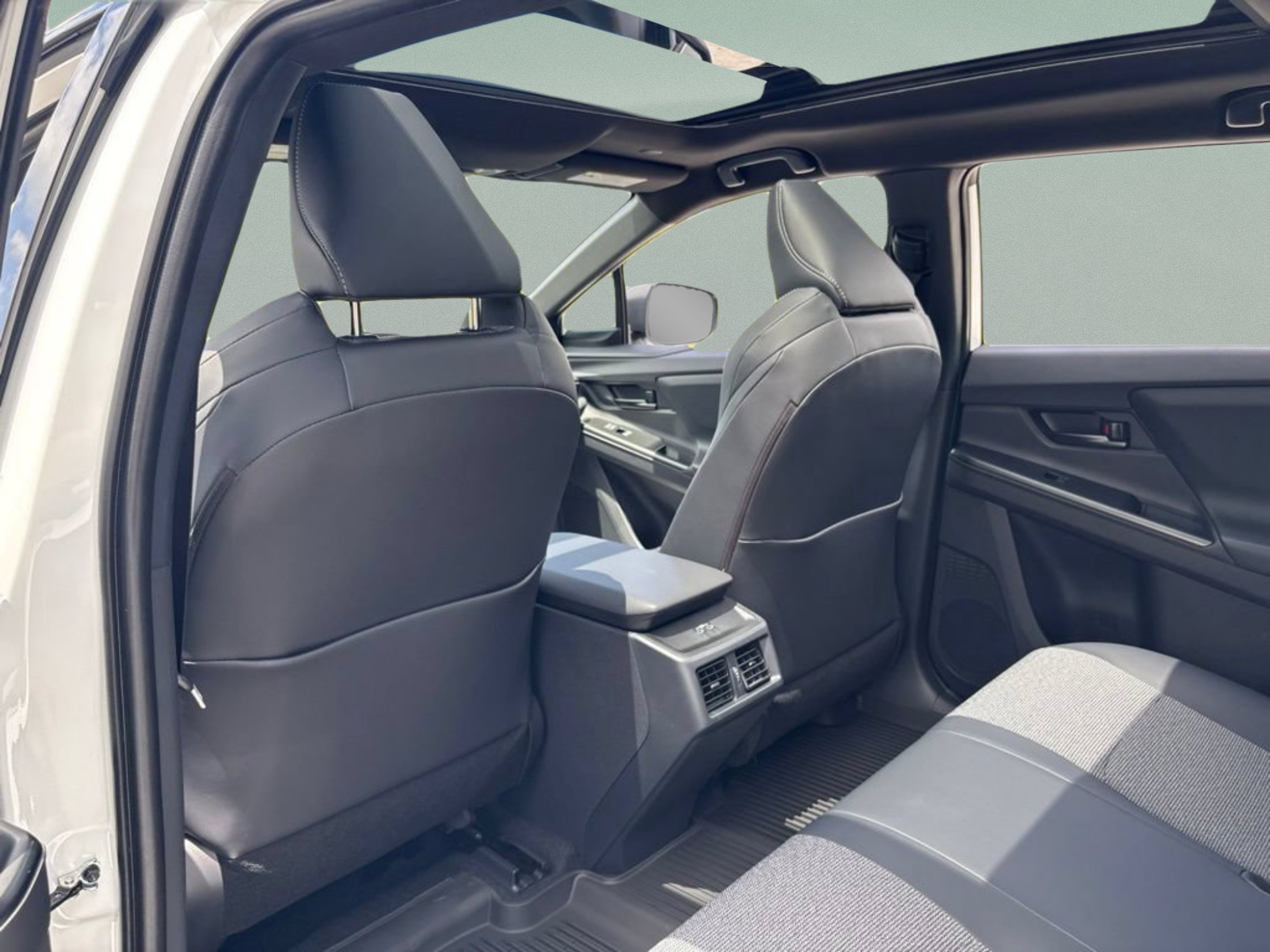 New 2026 Wind Chill Pearl Toyota XLE image 21