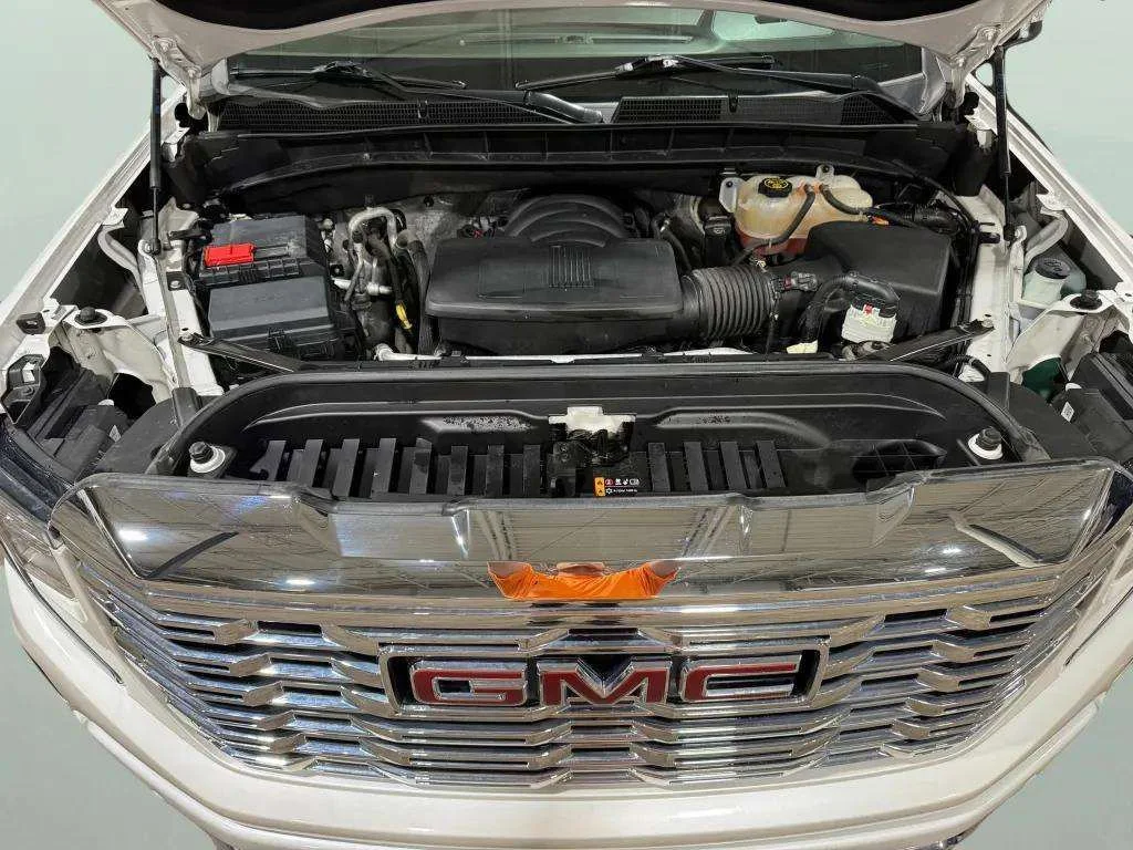 Certified Used 2022 White Frost Tricoat GMC Denali image 30