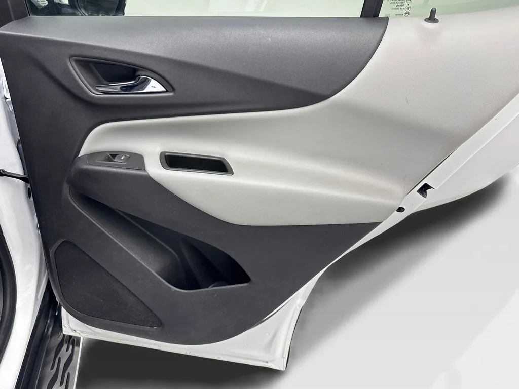 Used 2024 White Chevrolet LT image 43