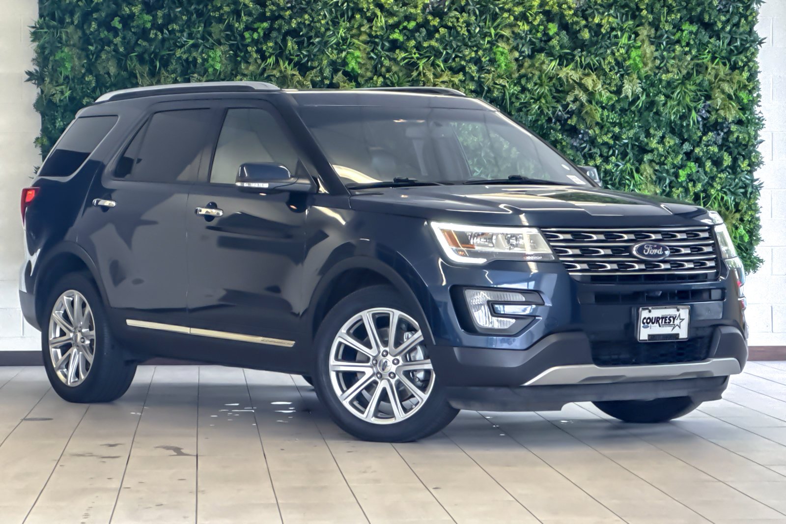 Used 2017 Blue Jeans Metallic Ford Limited image 2