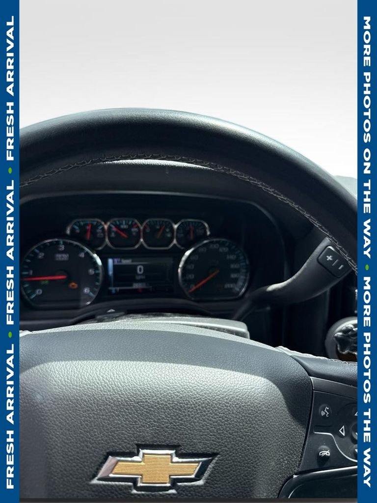 Used 2019  Chevrolet LT image 1