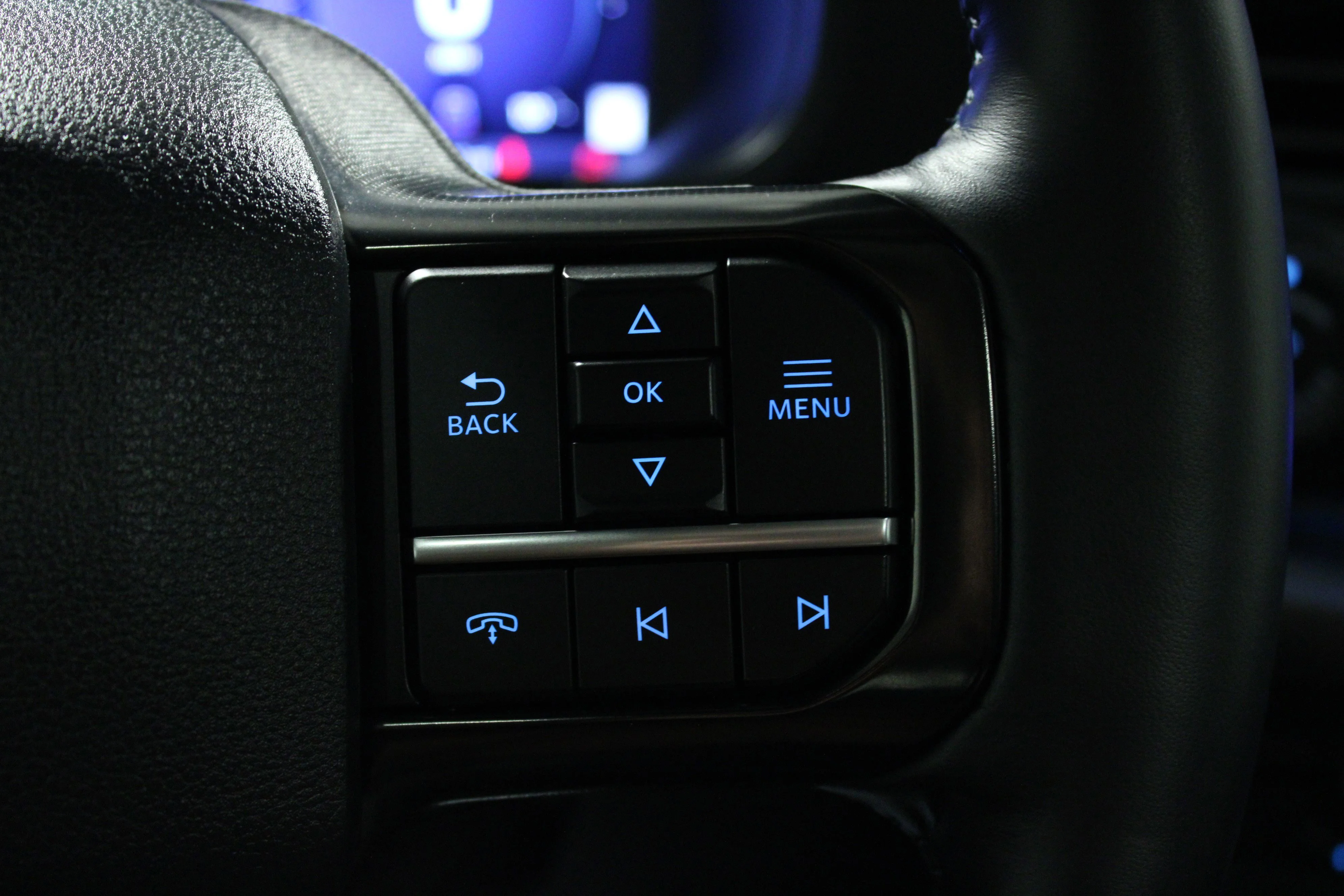 Used 2025 Agate Black Metallic Ford Platinum image 23