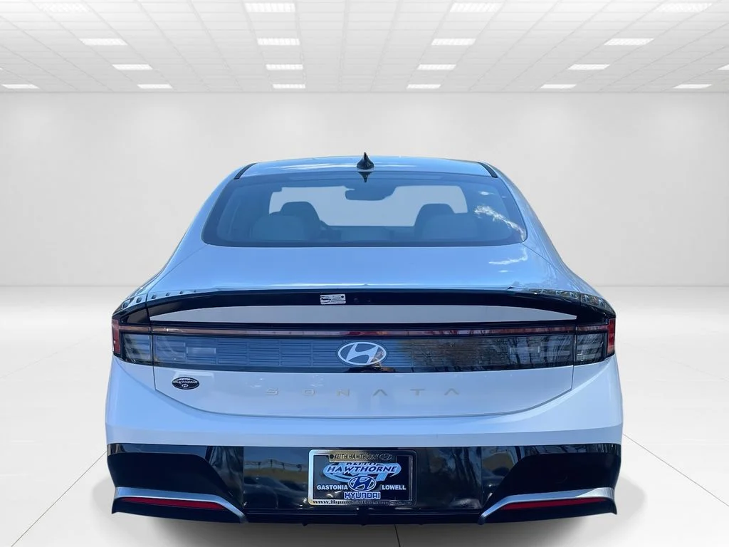 New 2026 White Hyundai SEL Sport image 5