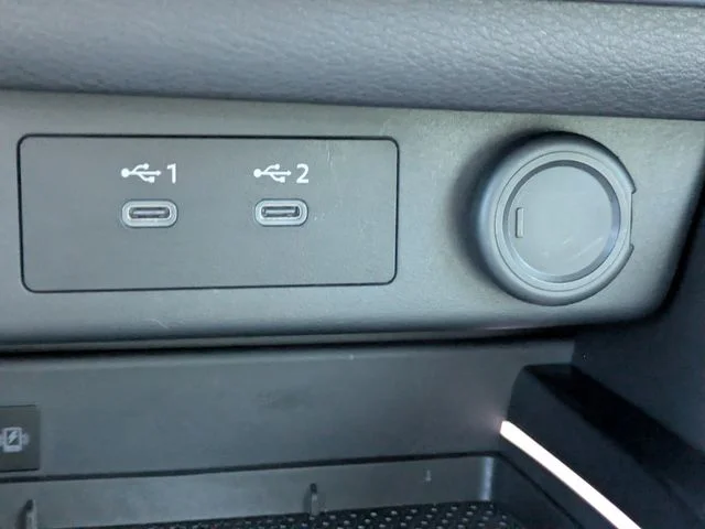 Used 2025 Gold Nissan Platinum image 25
