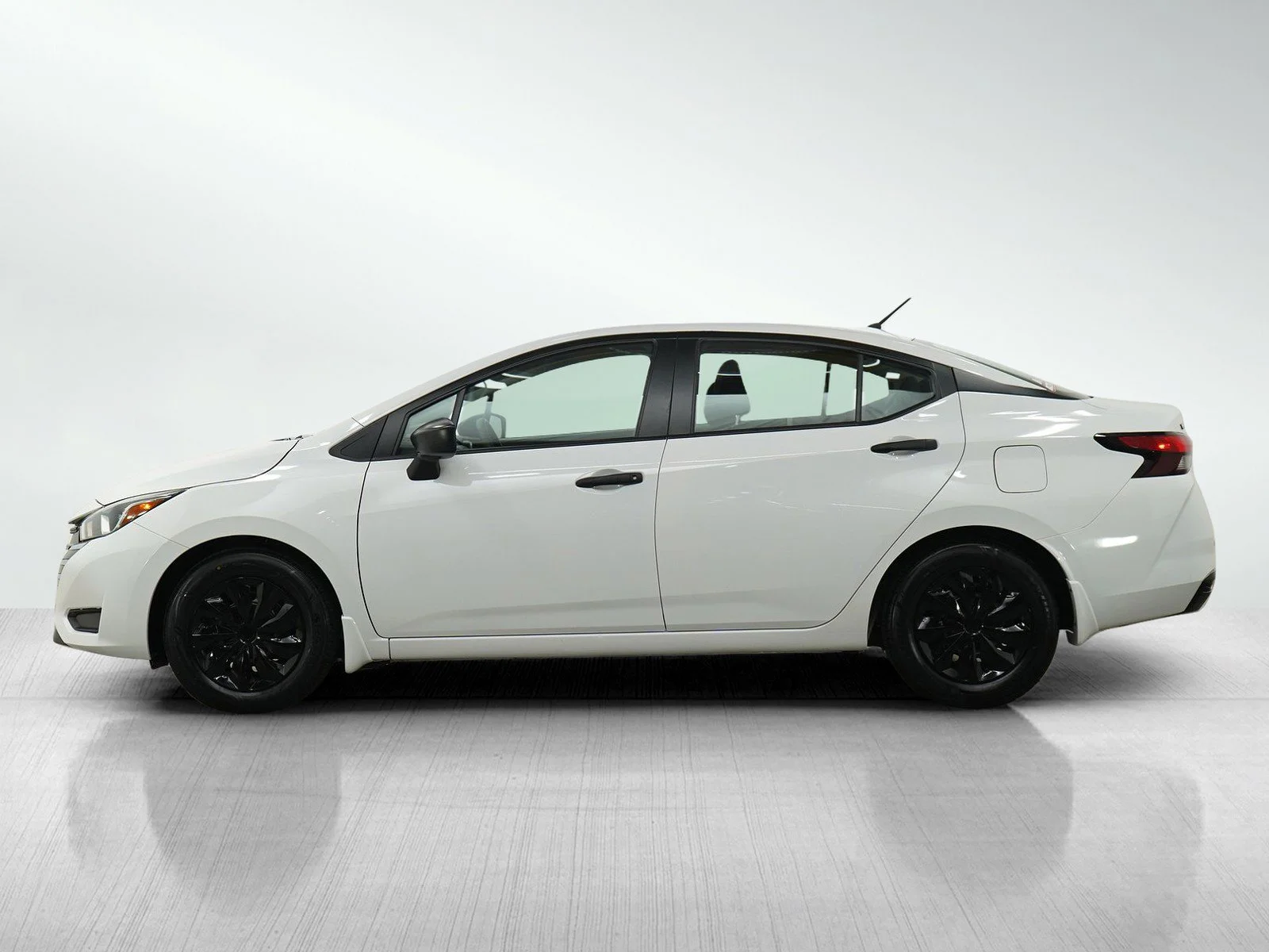 Used 2024 Nissan Versa Sedan S with VIN 3N1CN8DV8RL905897 for sale in Minneapolis, Minnesota