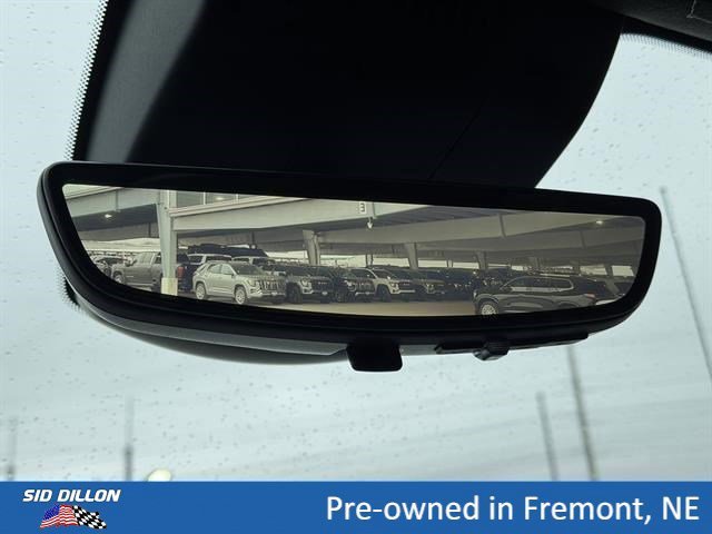 Used 2023 White Frost Tricoat GMC Denali Ultimate image 16