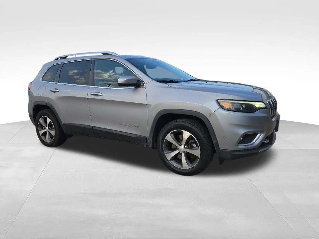 Used 2021 Silver Jeep Limited image 5
