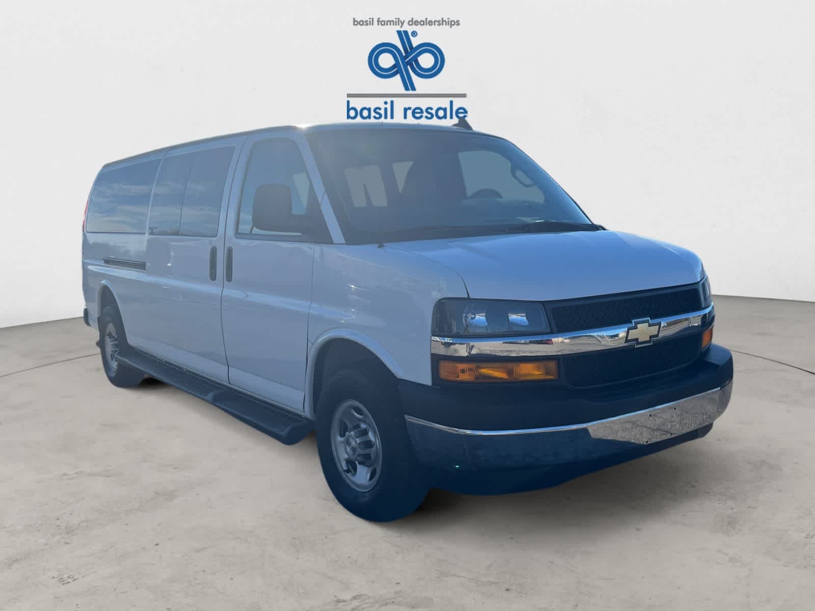 Used 2023 Summit White Chevrolet LT image 35