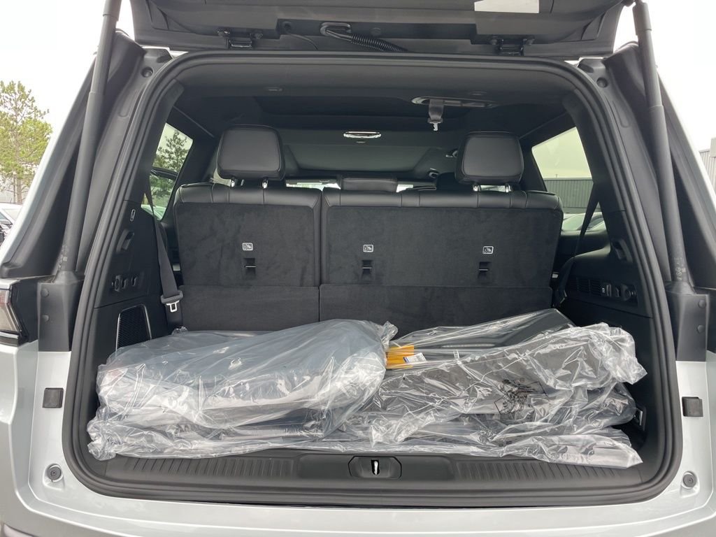 New 2026 Silver-Zynith Exterior Paint Jeep  image 36
