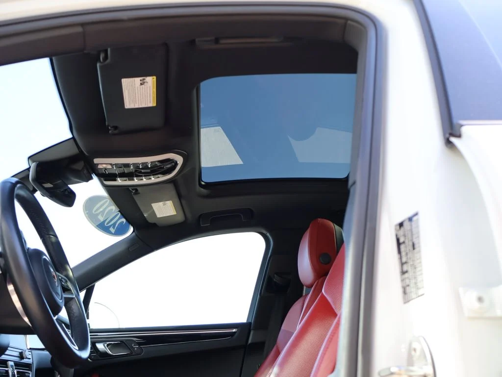 Used 2020  Porsche Base image 36