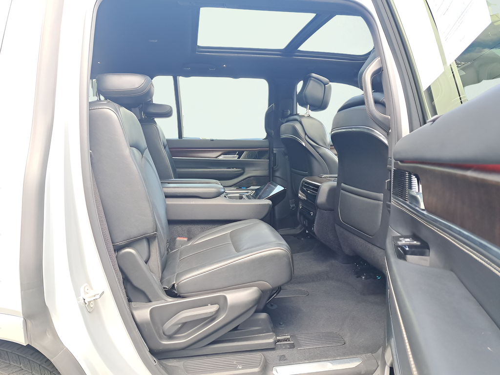 Used 2022 Silver Jeep Series I image 21