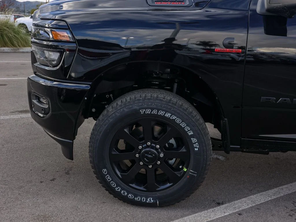 New 2026 Diamond Black Crystal Pearl-Coat Exterior Paint RAM Big Horn Night Edition image 11