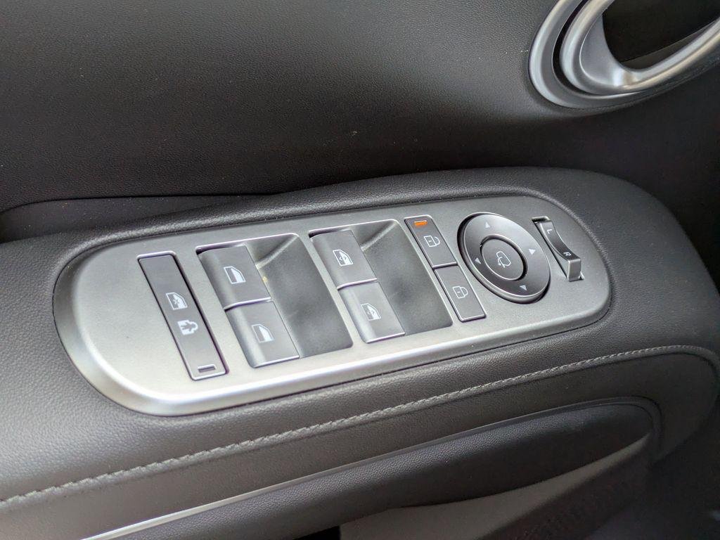 New 2026 White Hyundai SEL Premium FWD image 27