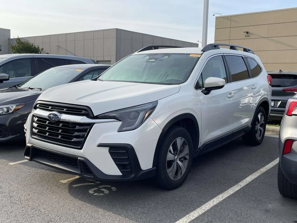 Used 2025 Crystal White Pearl Subaru Premium image 2