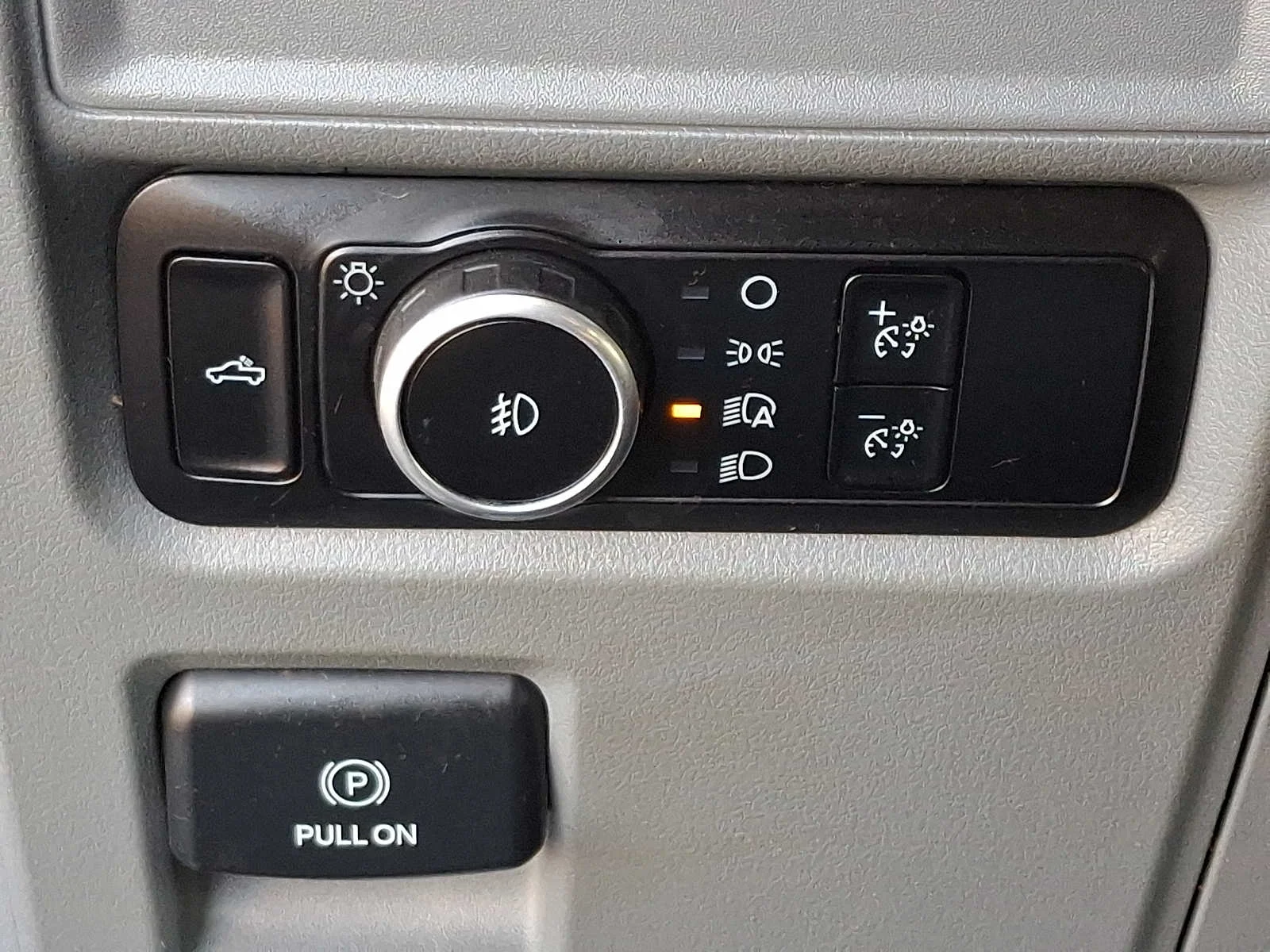 Used 2023 Iconic Silver Metallic Ford XLT image 25